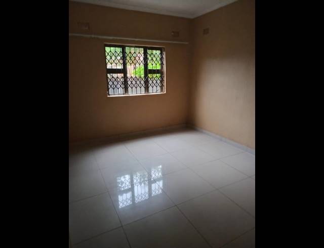 2 BEDROOM PROPERTY TO RENT IN KWADABEKA A